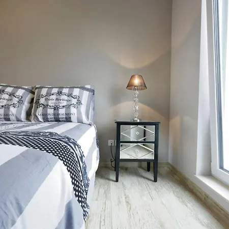 Apartment Luxury 2bed 100m2 Centre With Terrace