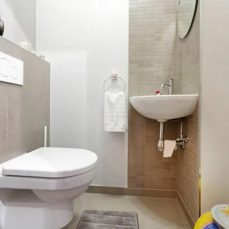 Luxury 2bed 100m2 Centre With Terrace Appartement *